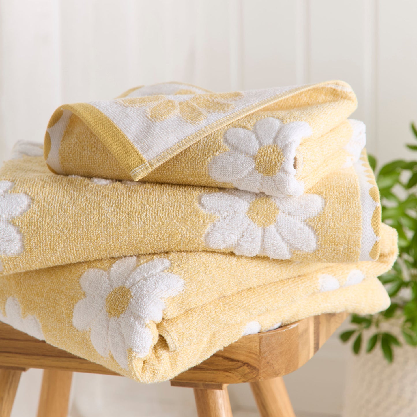 Daisy Floral Towels in Ochre