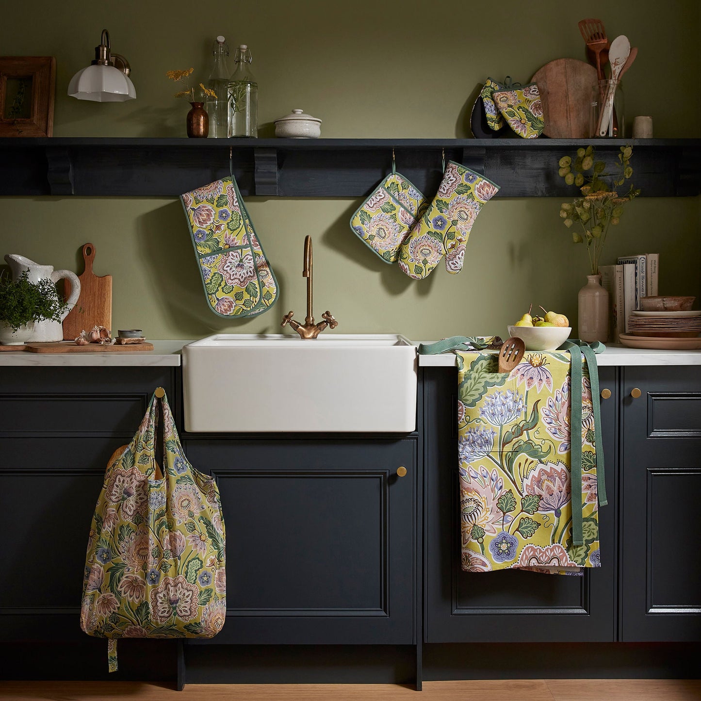 Ulster Weavers Emmeline Tea Towel - Cotton One Size in Green - Tea Towel - Ulster Weavers