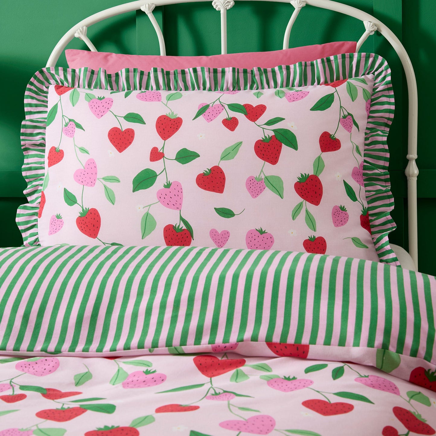 Fun Strawberries Duvet Cover Set in Pink