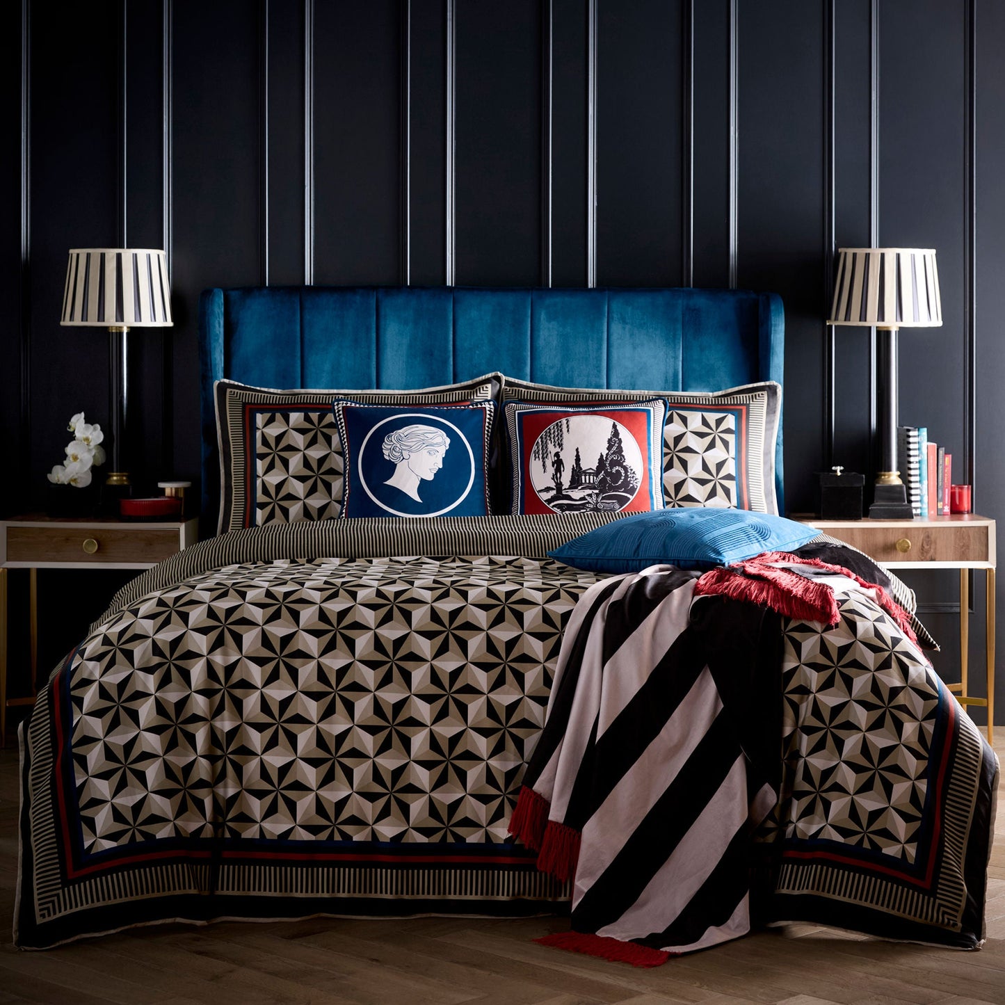 Hero Duvet Cover Set in Black