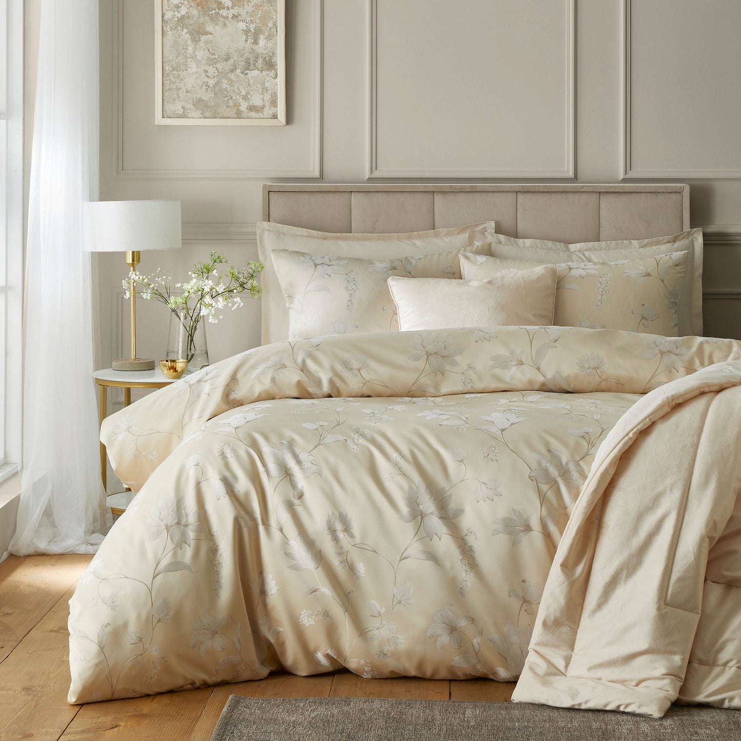Lilly Floral Jacquard Duvet Cover Set in Champagne