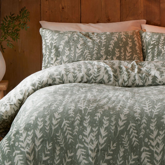 Winter Foliage Duvet Cover Set in Green - Duvet Cover Set - Fusion