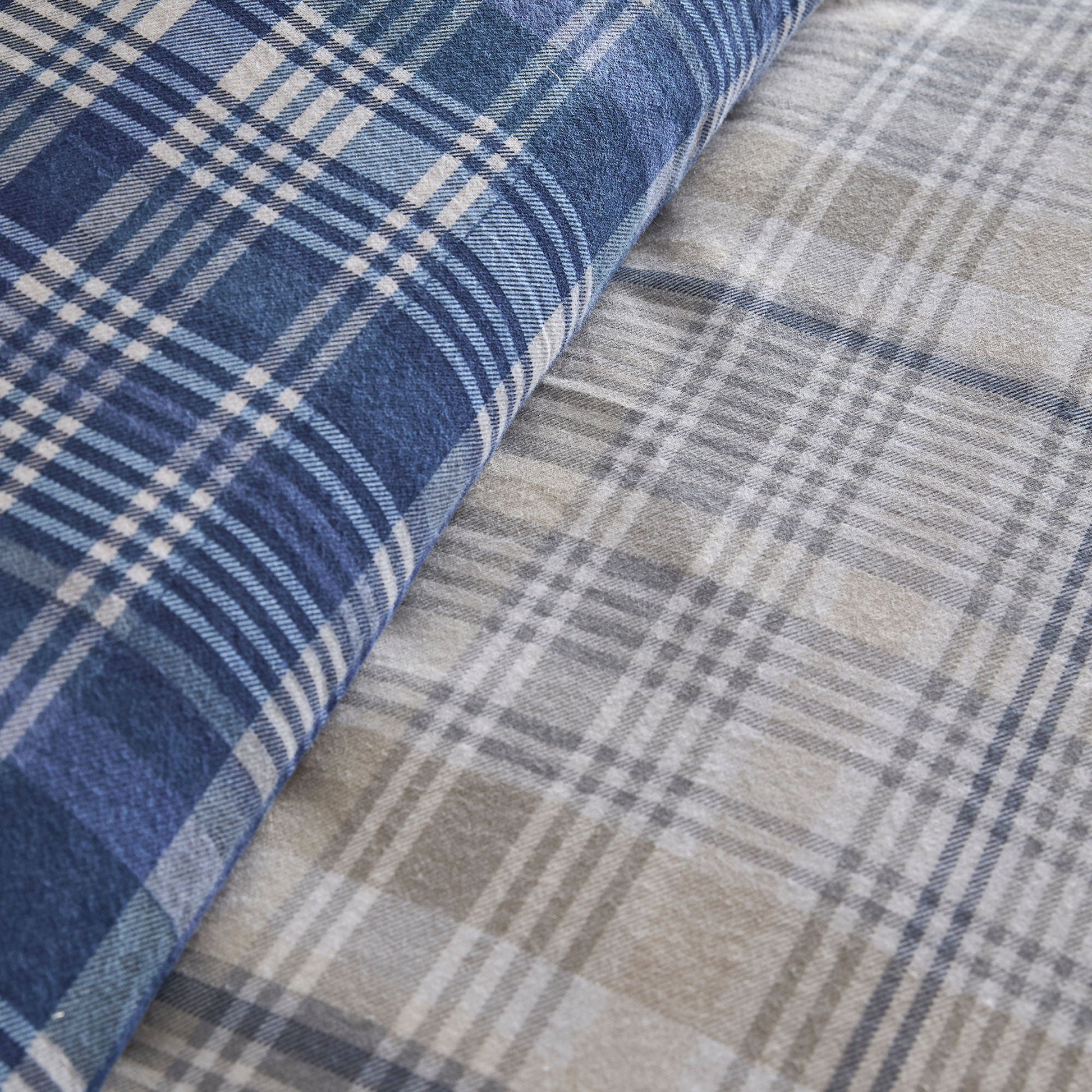 Bennet Check Duvet Cover Set in Navy - Duvet Cover Set - D & D