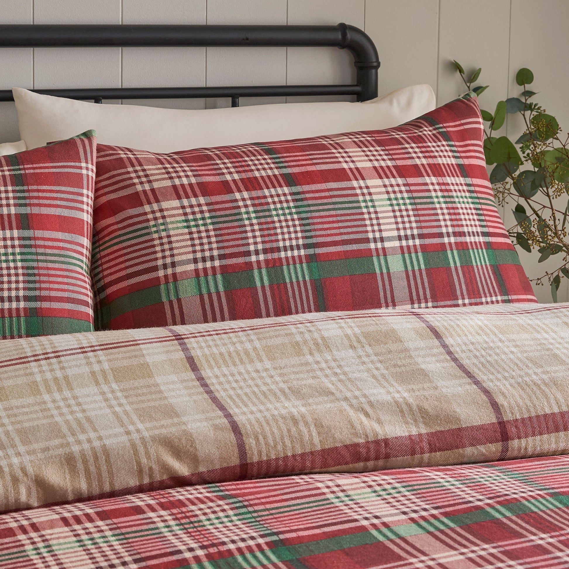 Bennet Check Duvet Cover Set in Red - Duvet Cover Set - D & D