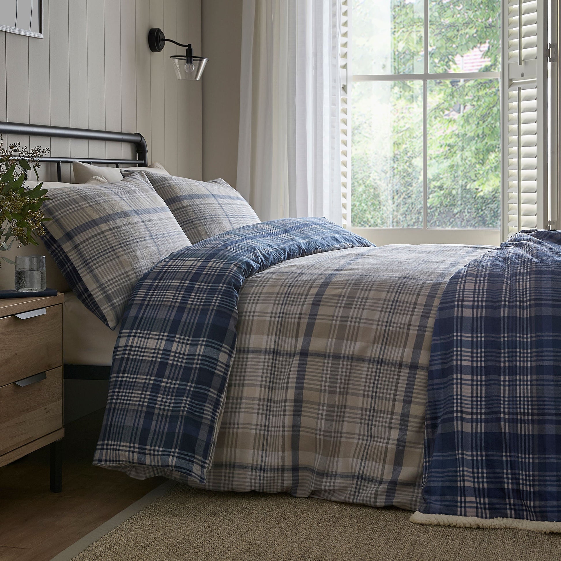 Bennet Check Throw in Navy 150 x 200cm - Throw - D & D