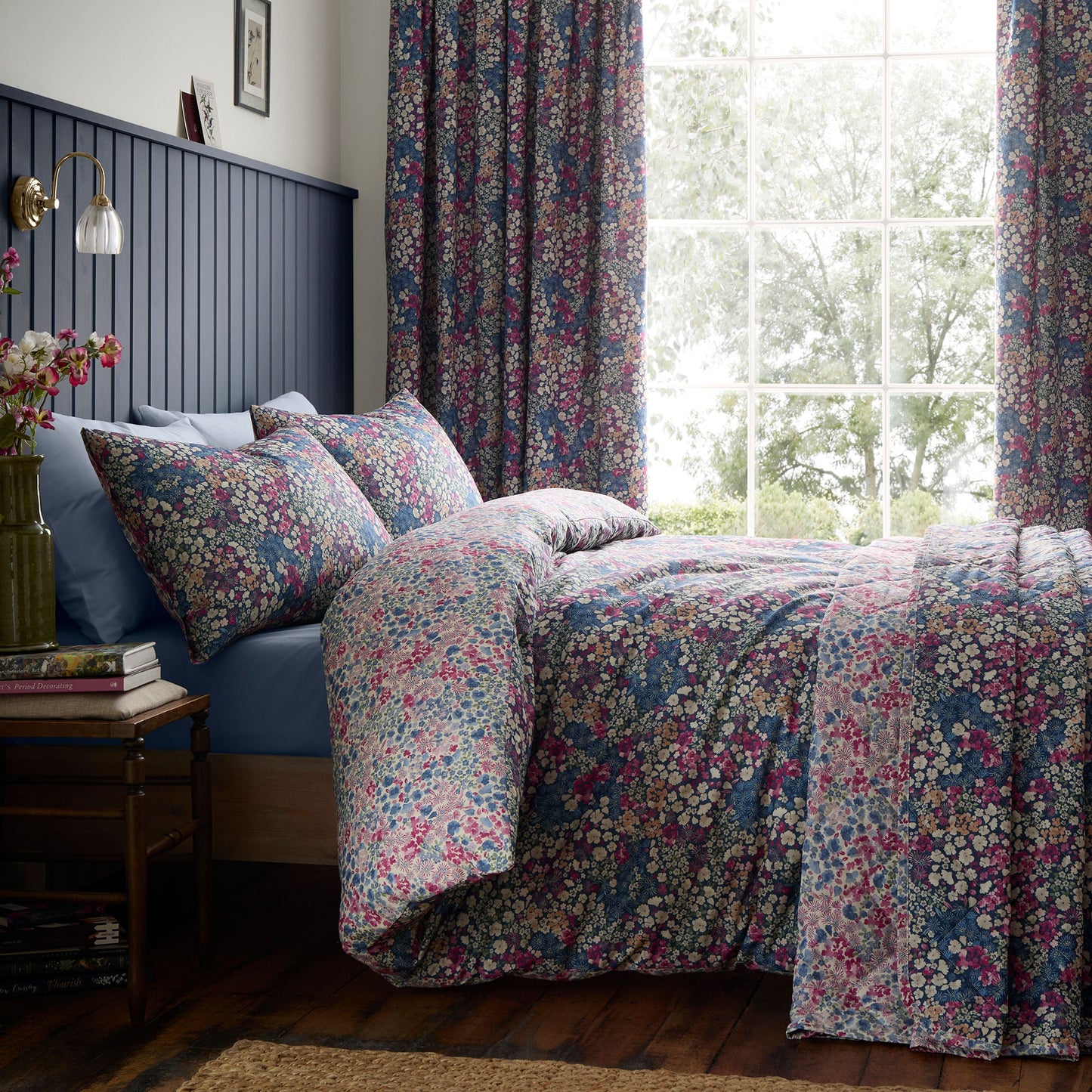 Bessie Duvet Cover Set in Navy - Duvet Cover Set - Dreams & Drapes