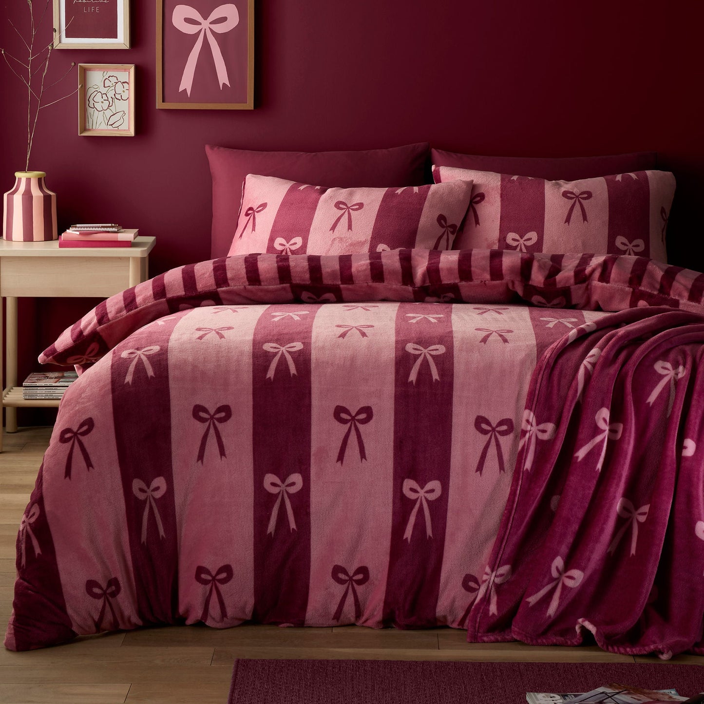 Bows Duvet Cover Set in Berry - Duvet Cover Set - Fusion