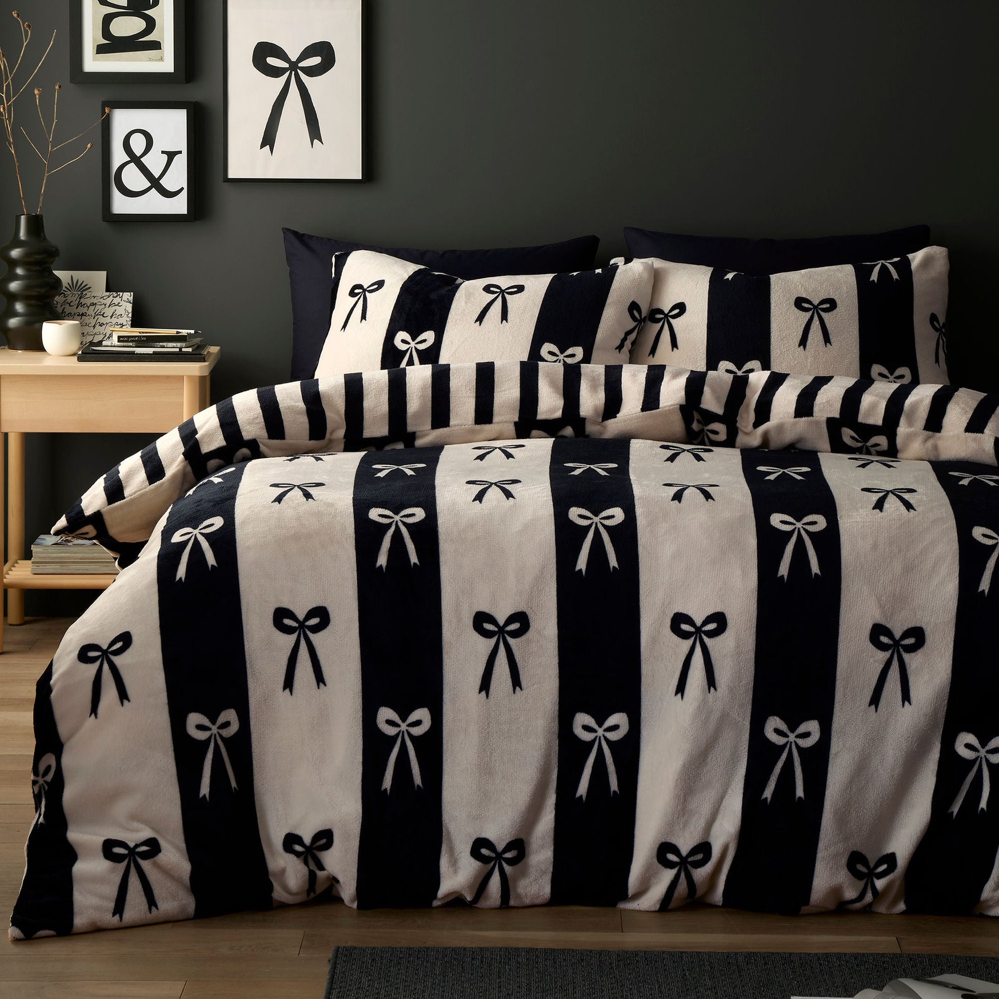 Bows Duvet Cover Set in Monochrome - Duvet Cover Set - Fusion