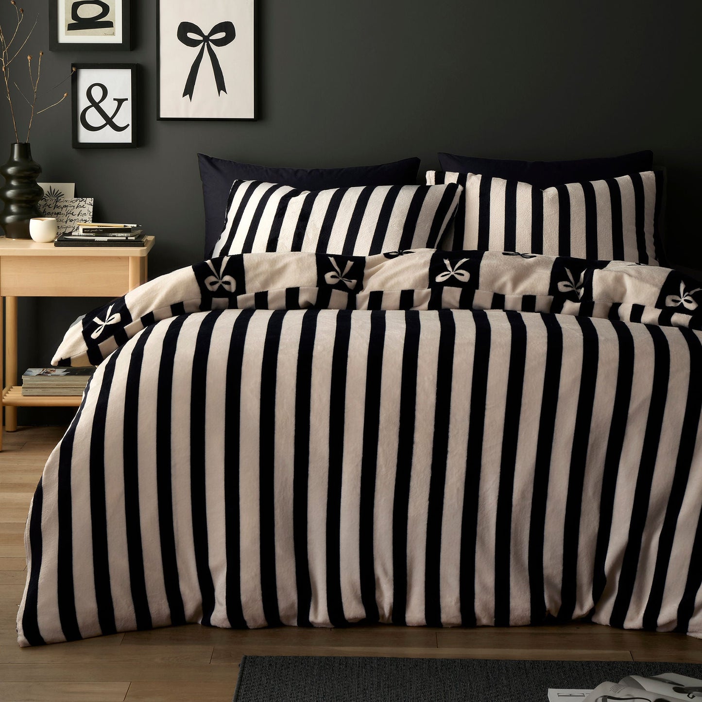 Bows Duvet Cover Set in Monochrome - Duvet Cover Set - Fusion