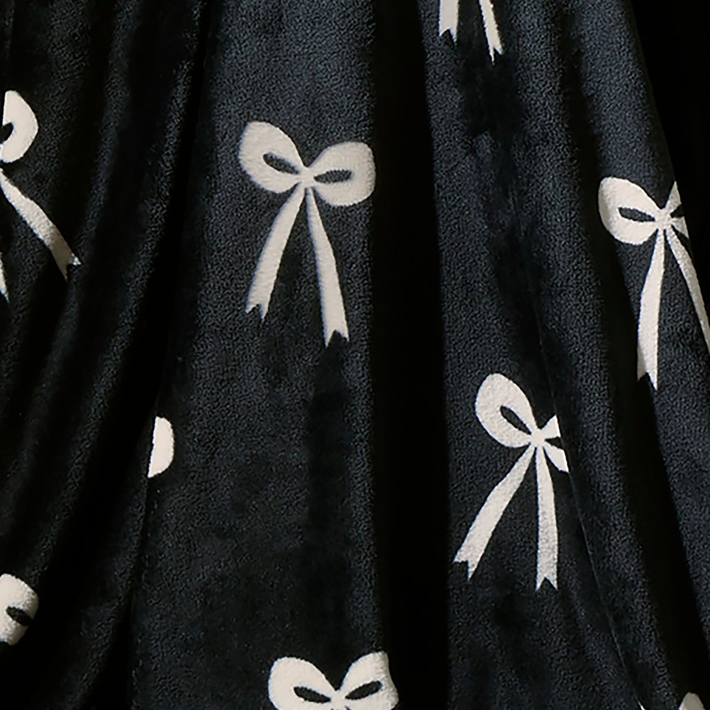 Bows Throw in Monochrome 120 x 150cm - Throw - Fusion