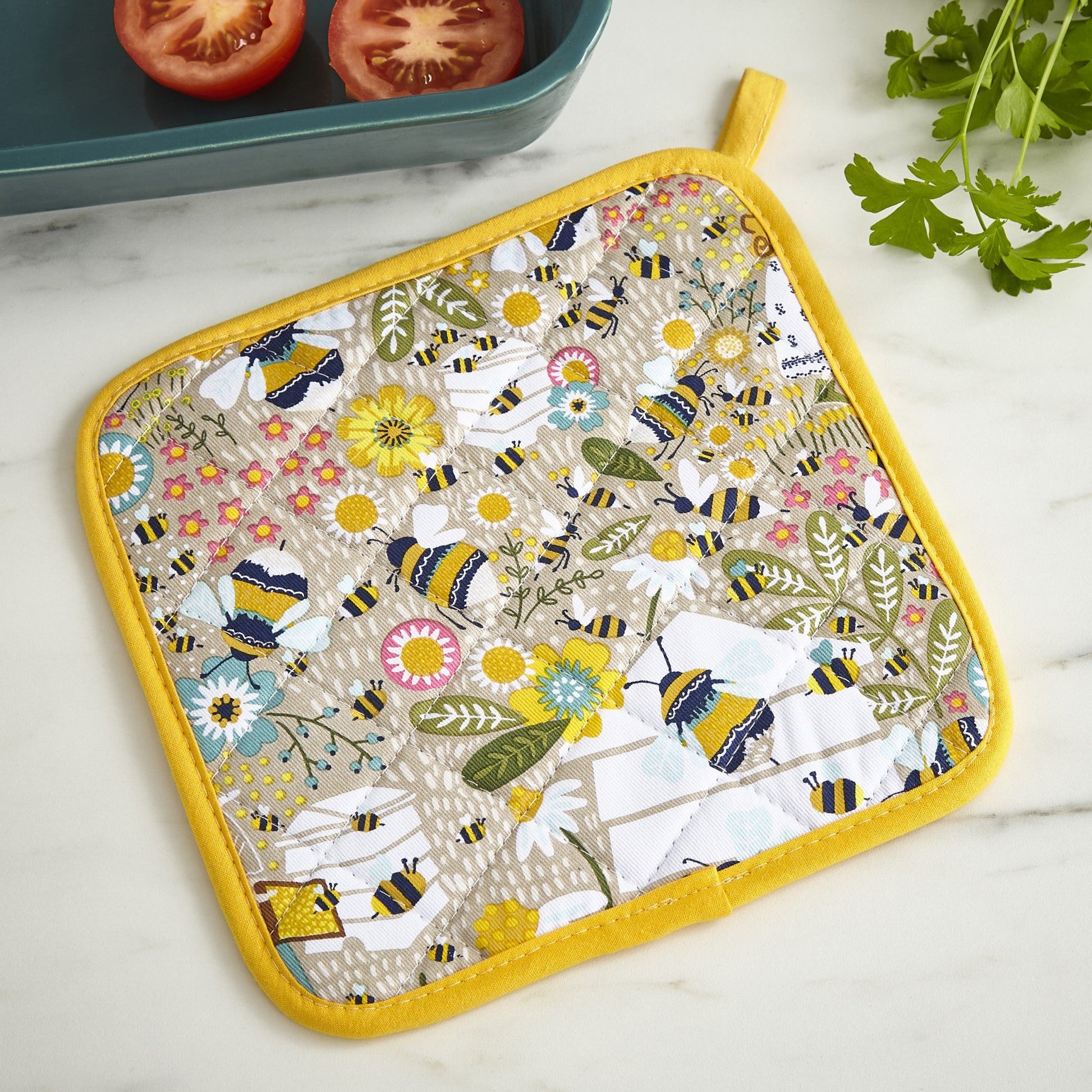 Ulster Weavers Heat Resistant Pot Mat - Bee Keeper (100% Cotton Outer; 100% Polyester wadding; CE marked, Yellow) - Pot Mat - Ulster Weavers