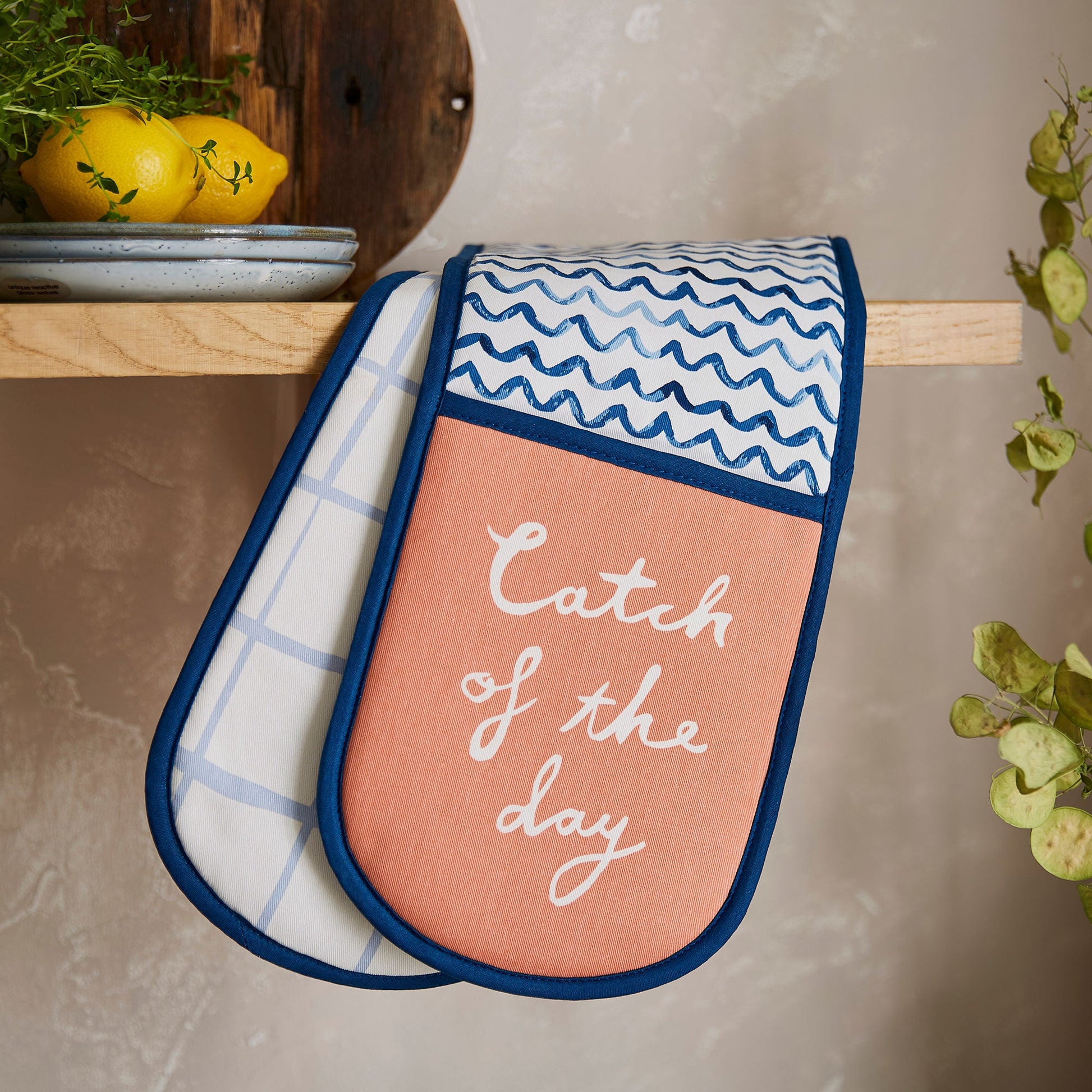 Ulster Weavers Catch of the Day Double Oven Glove One Size in Multi - Double Oven Glove - Ulster Weavers