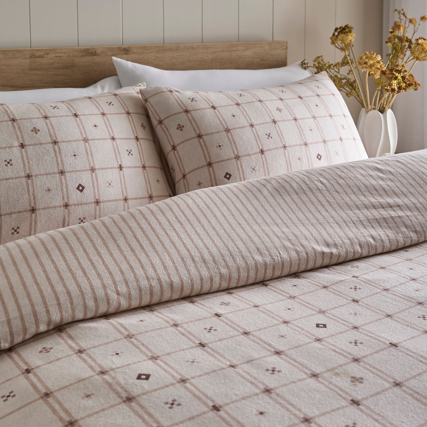 Cottage Check Duvet Cover Set in Natural - Duvet Cover Set - D & D