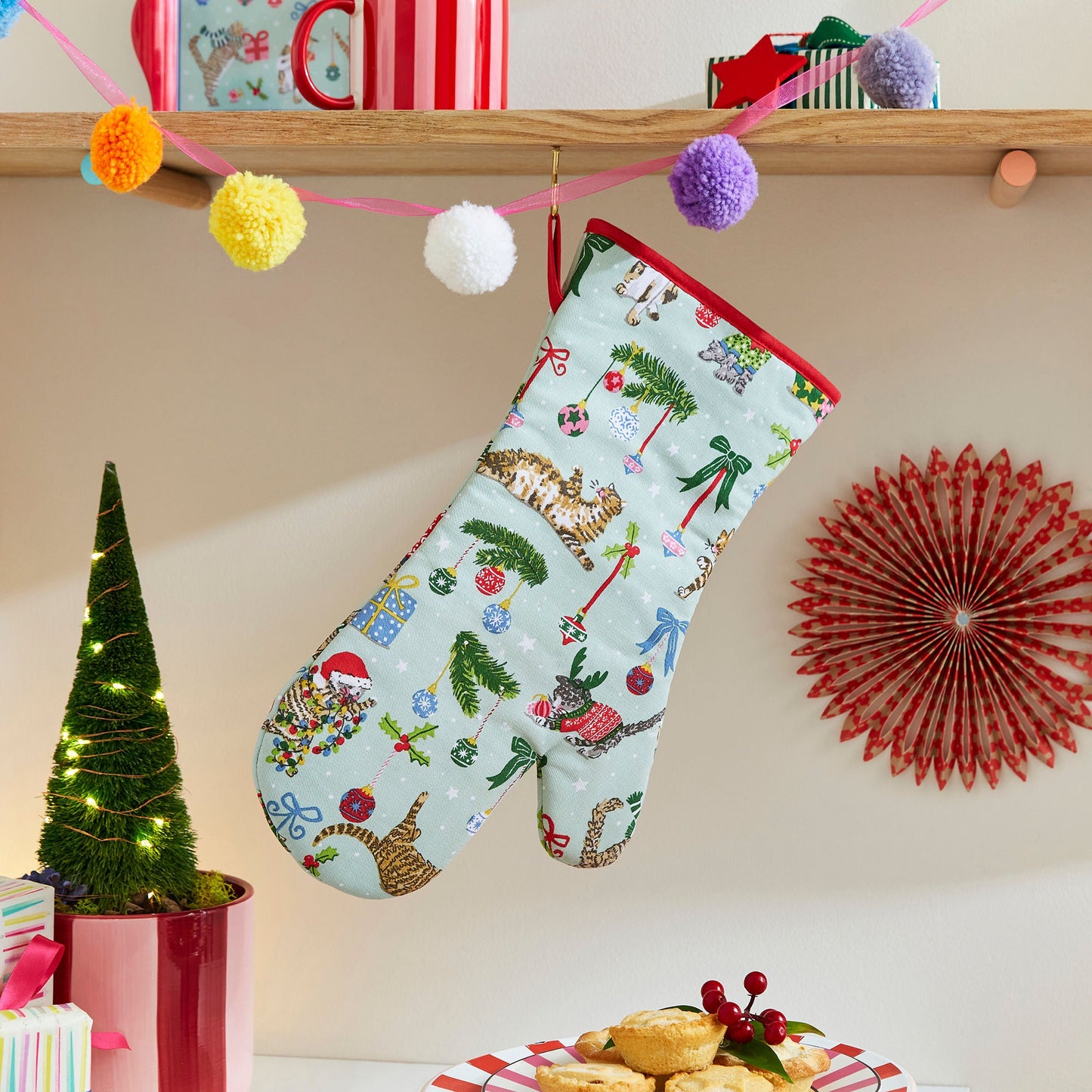 Christmas Cats Gauntlet Oven Glove in Seafoam
