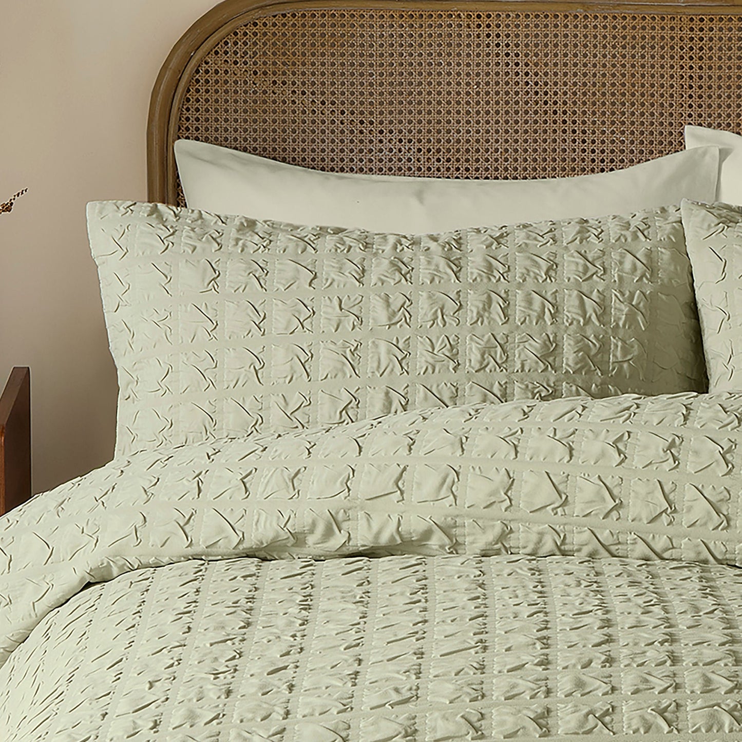 Embossed Grid Duvet Cover Set in Green - Duvet Cover Set - Serene