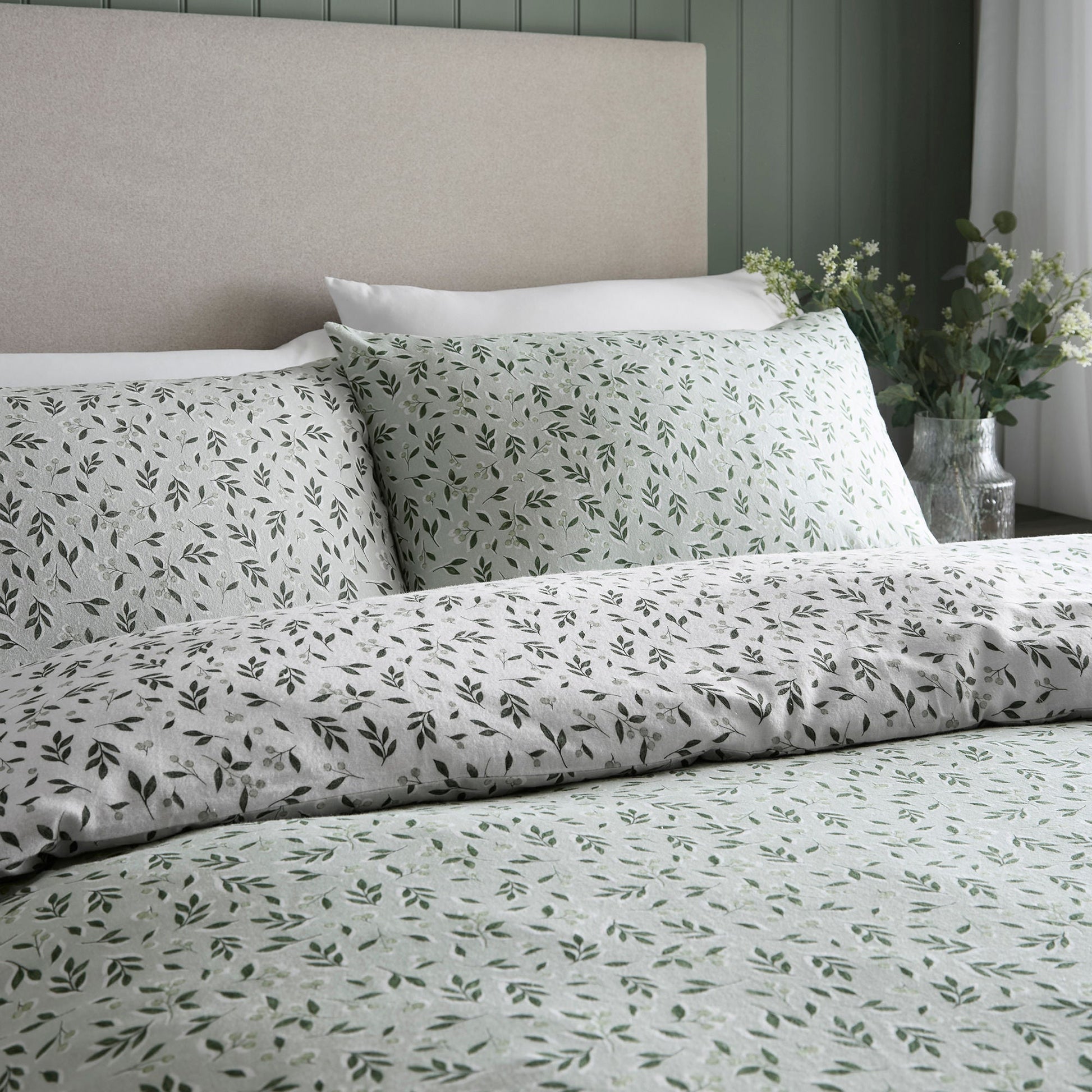 Falling Leaf Duvet Cover Set in Green - Duvet Cover Set - D & D