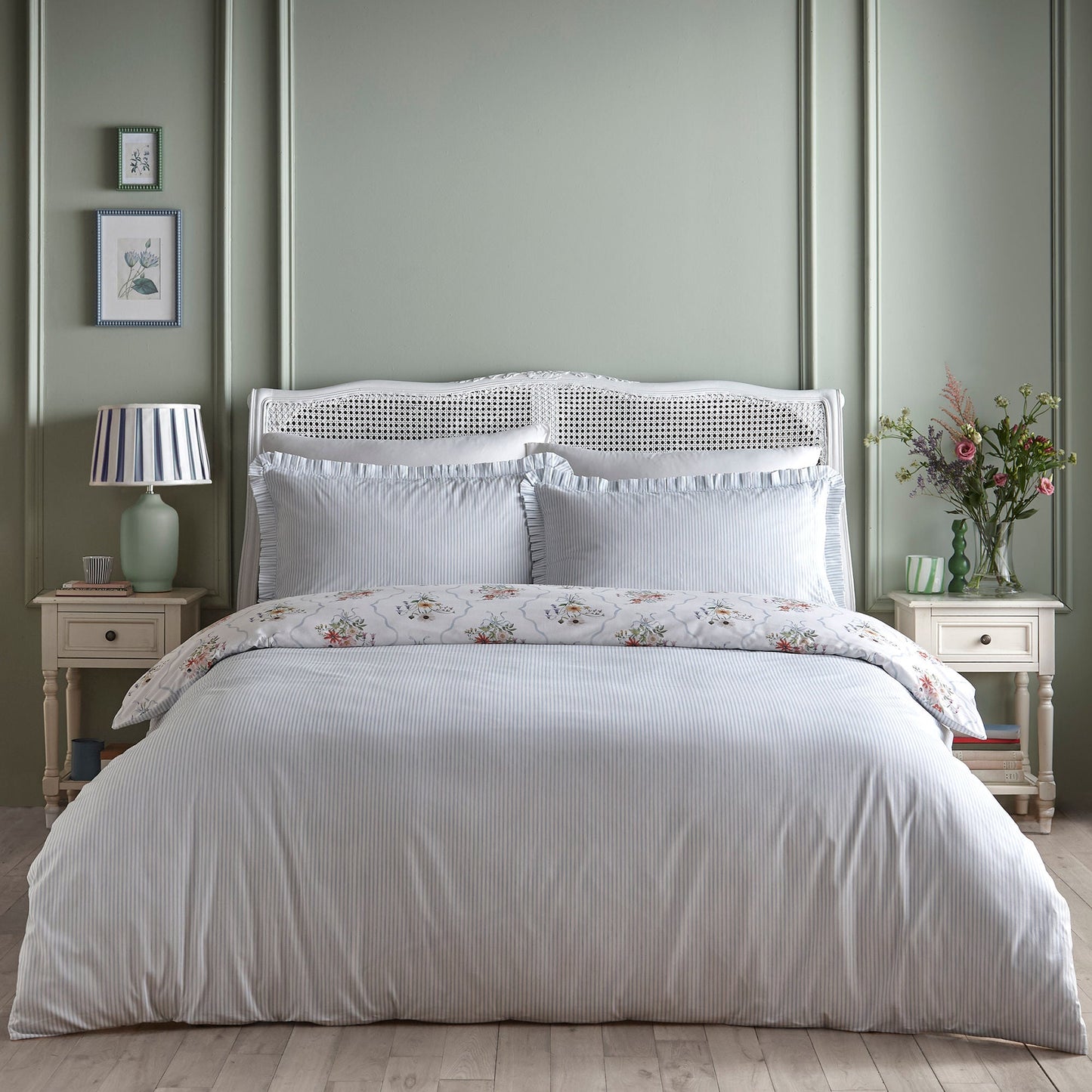 Floral Bouquet Duvet Cover Set in Multi