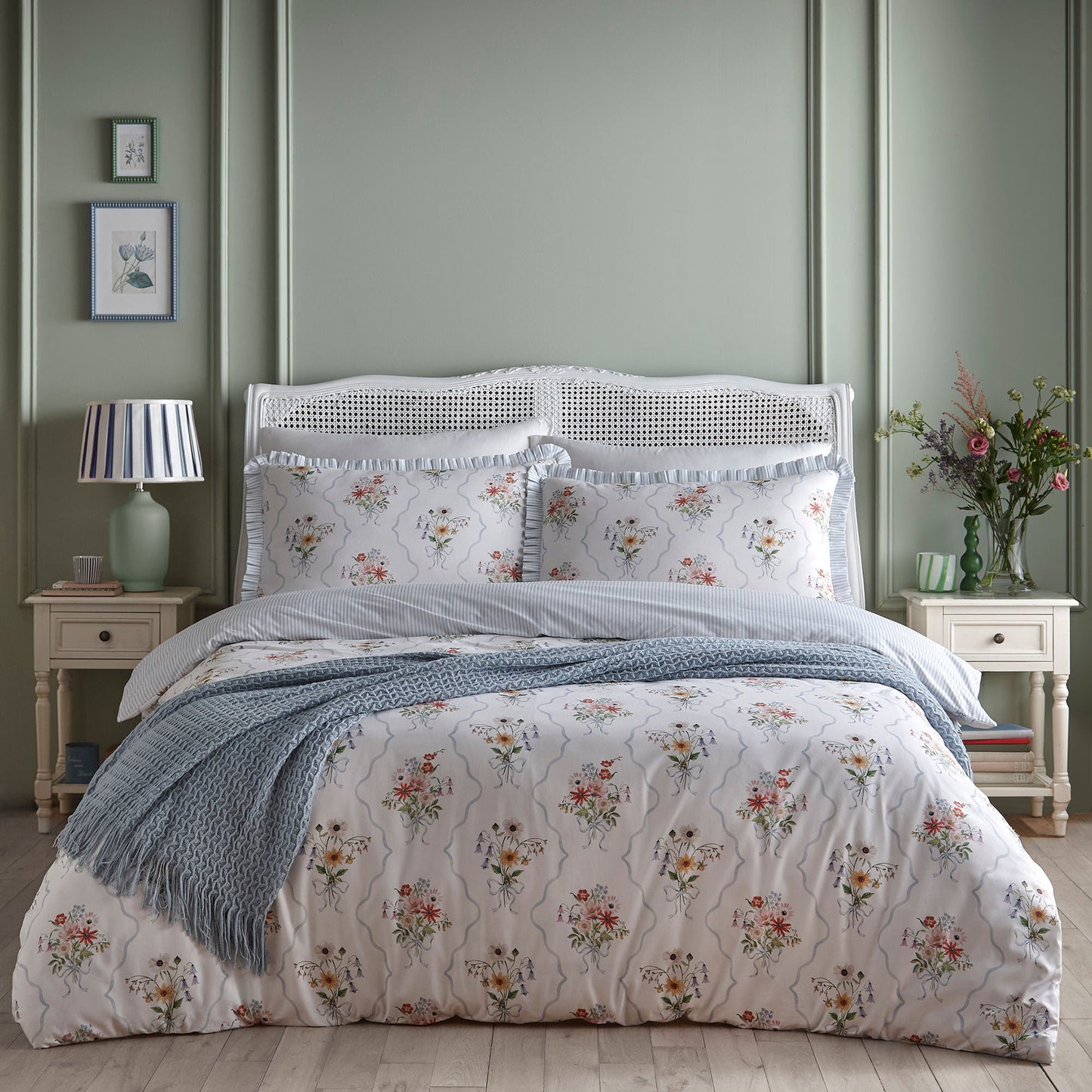 Floral Bouquet Duvet Cover Set in Multi