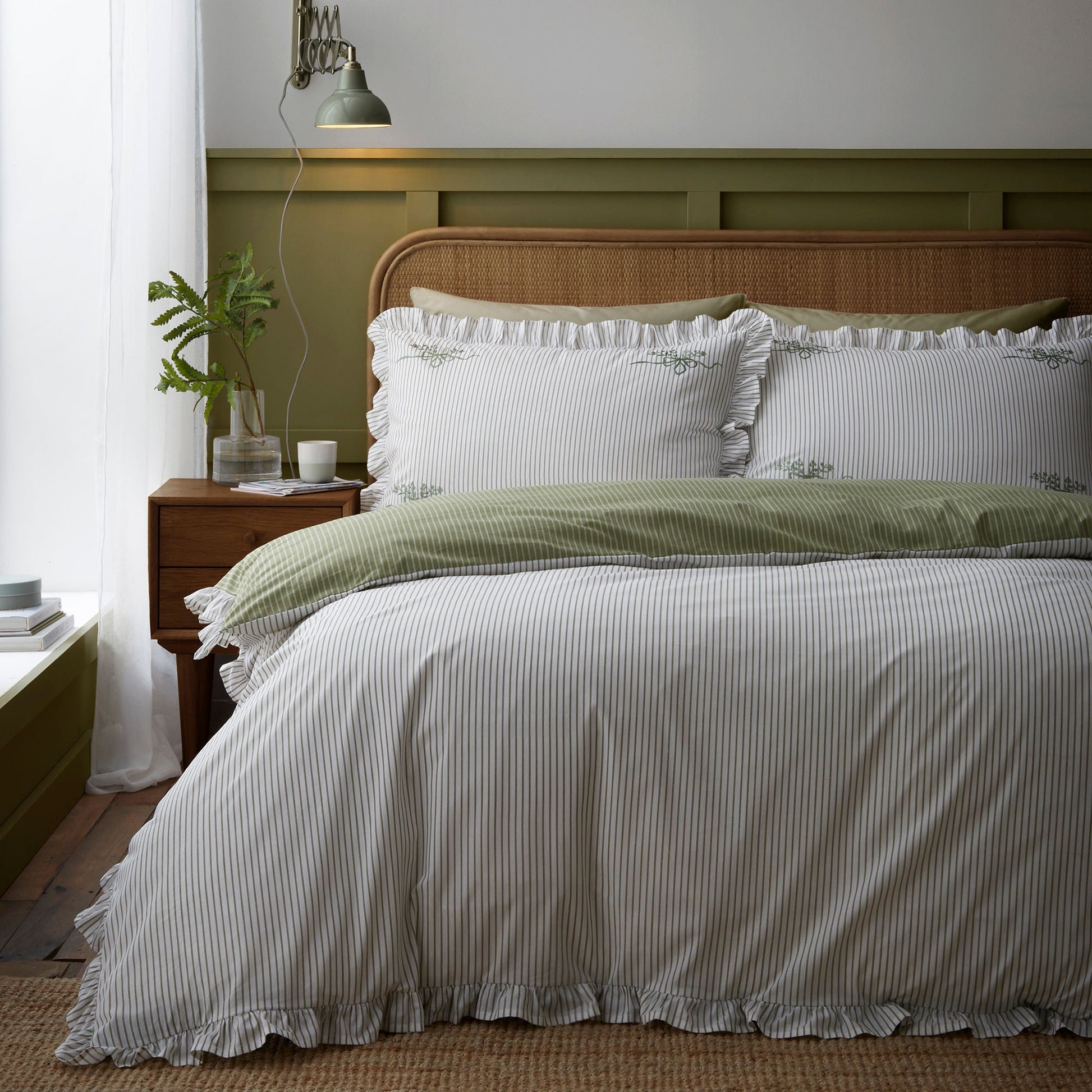 Frilled Embroidered Bow Stripe Duvet Cover Set in Green - Duvet Cover Set - Appletree