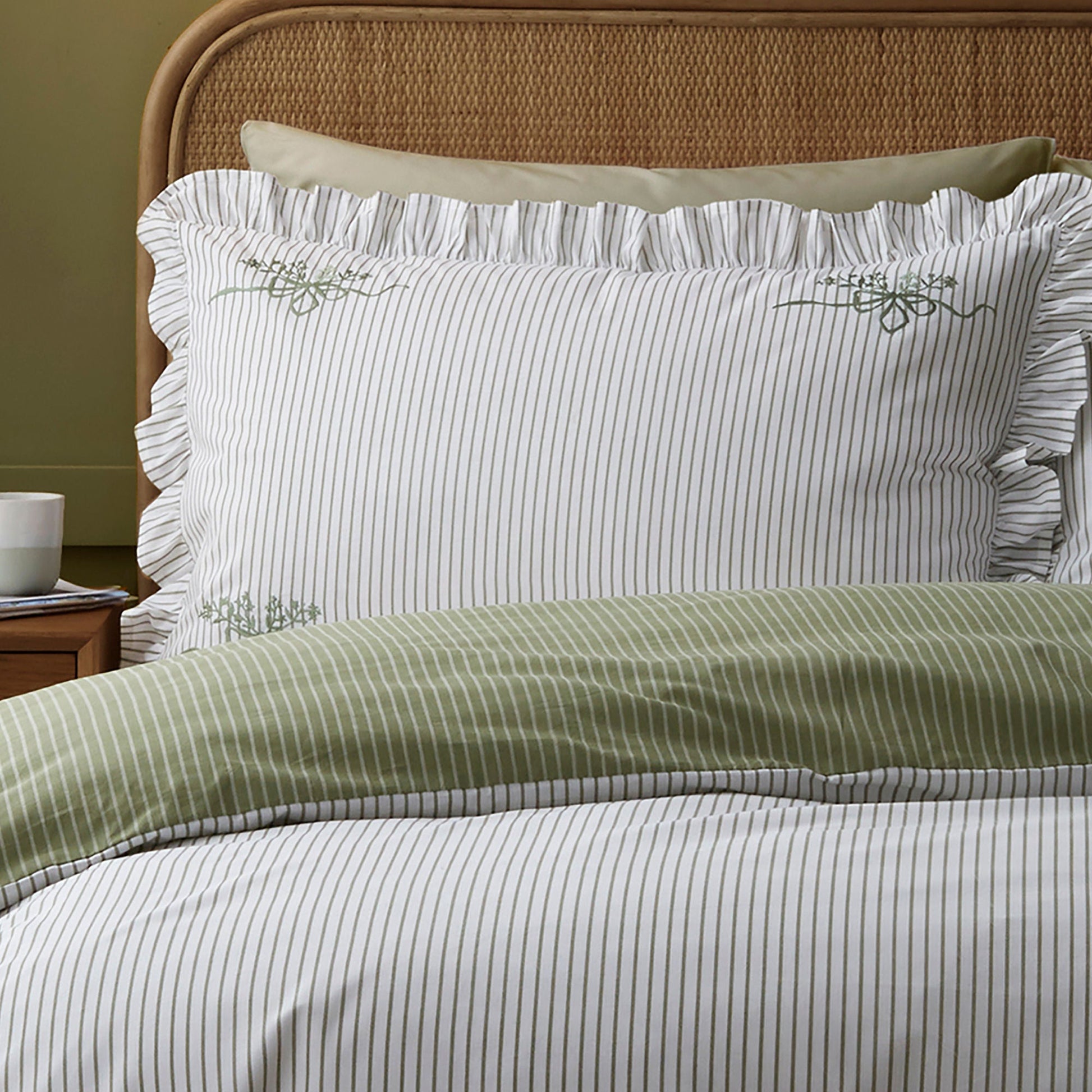 Frilled Embroidered Bow Stripe Duvet Cover Set in Green - Duvet Cover Set - Appletree