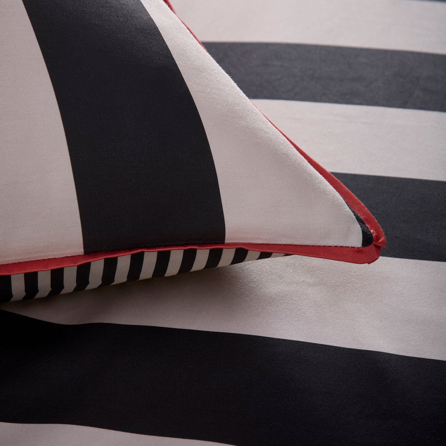 Festivo Circus Stripe Duvet Cover Set by Laurence Llewelyn-Bowen in Black - Duvet Cover Set - Laurence Llewelyn-Bowen