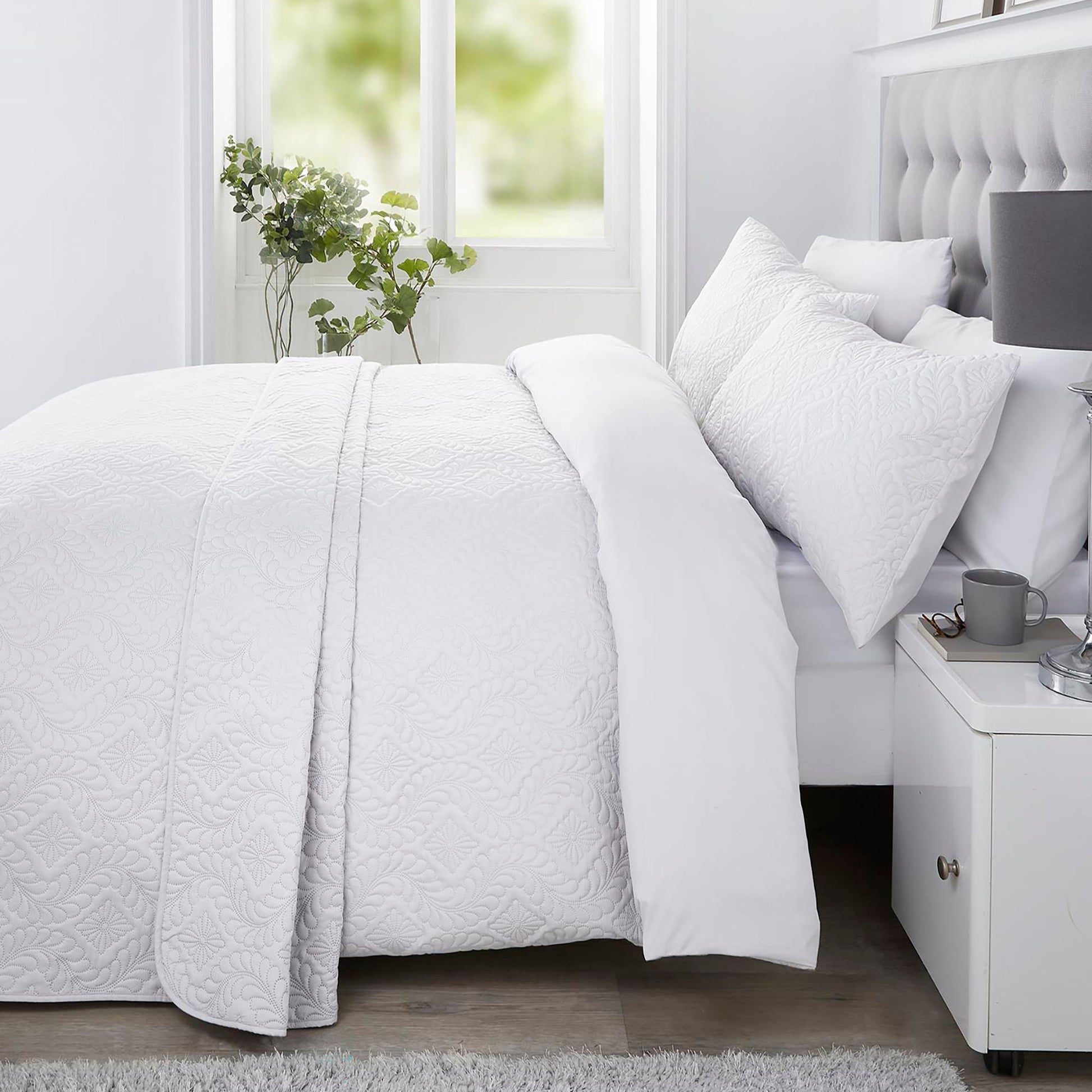 Gianna Duvet Cover Set by Serene in White - Duvet Cover Set - Serene