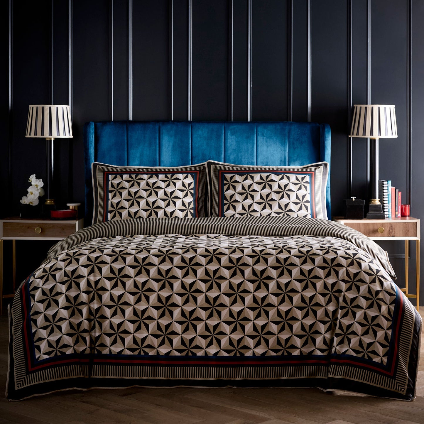 Hero Duvet Cover Set in Black