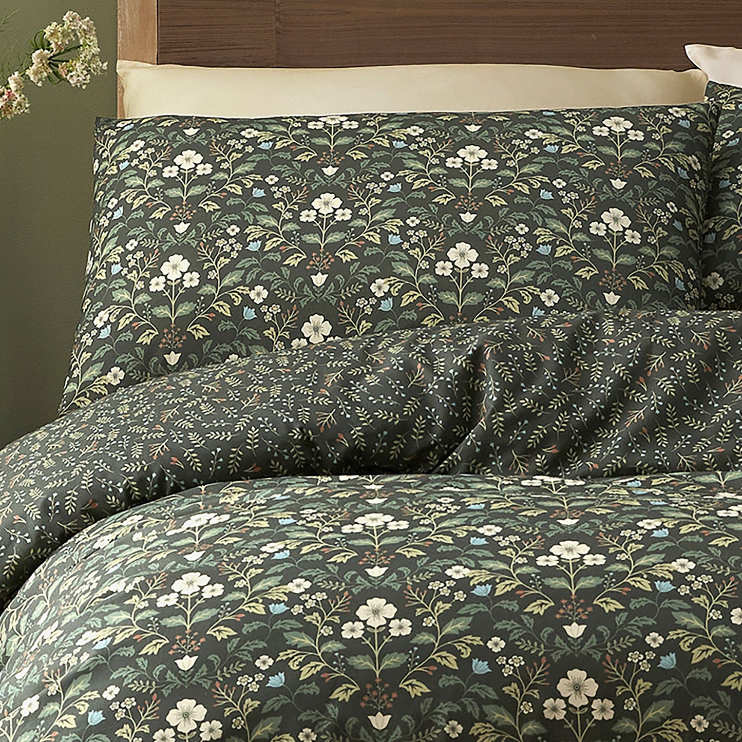 Heritage Floral Duvet Cover Set in Green - Duvet Cover Set - D & D
