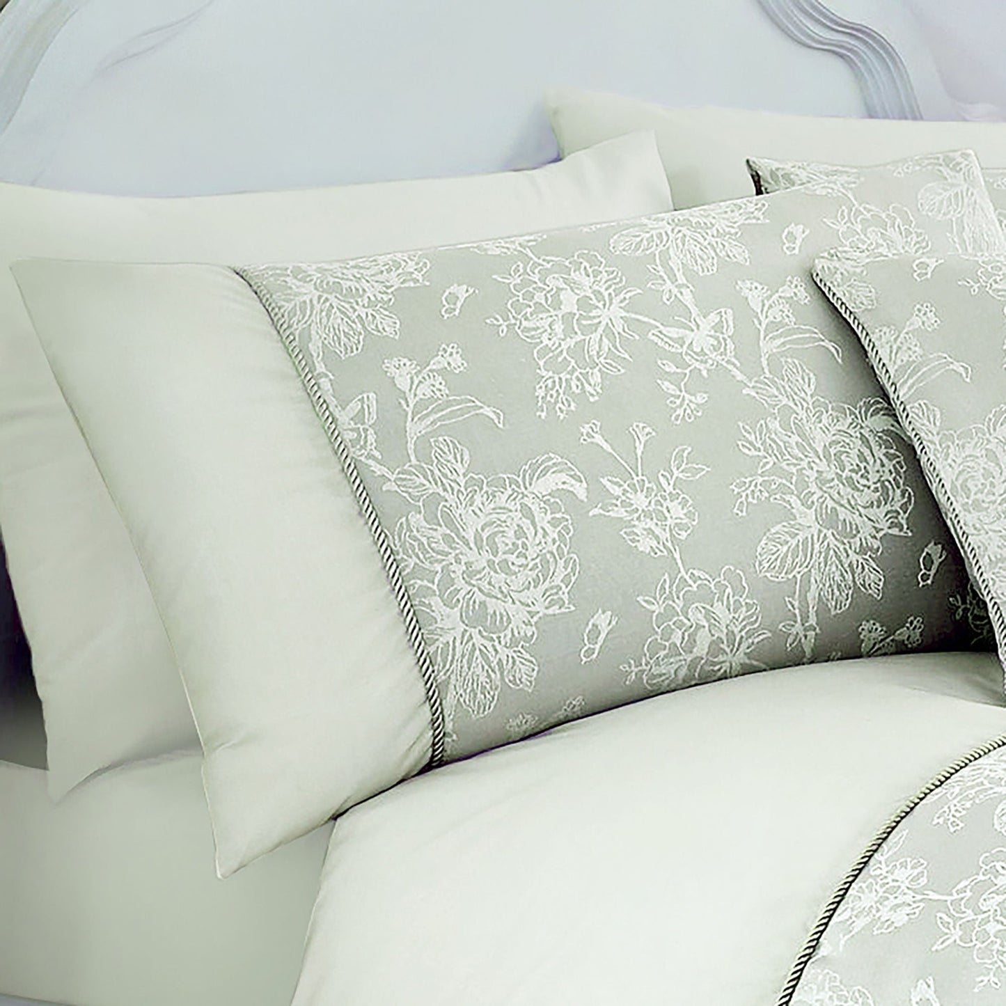 Jasmine Duvet Cover Set in Green - Duvet Cover Set - Dreams & Drapes