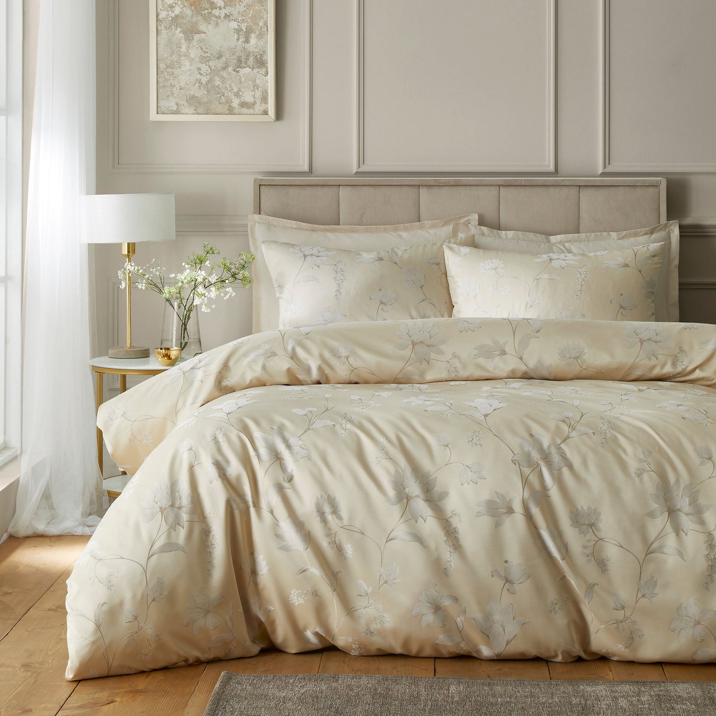 Lilly Floral Jacquard Duvet Cover Set in Champagne
