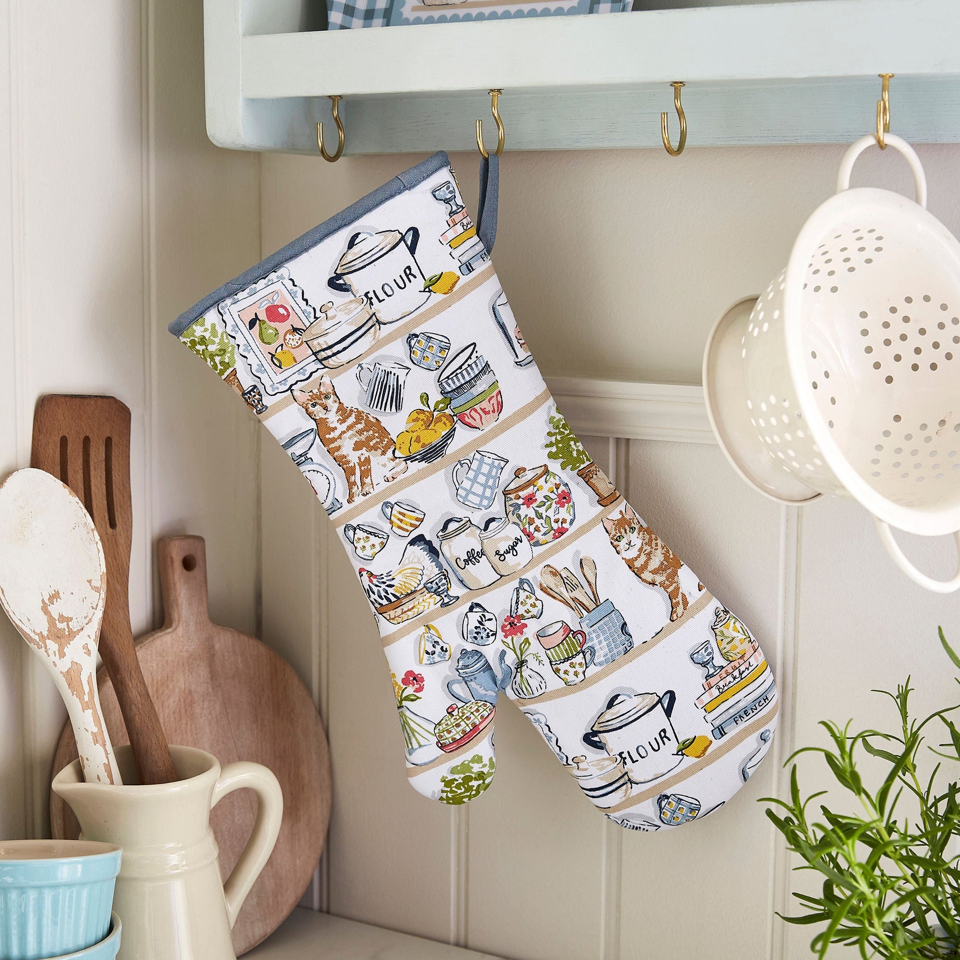 Ulster Weavers Pantry Cats Gauntlet Oven Glove One Size in Multi - Gauntlet Oven Glove - Ulster Weavers