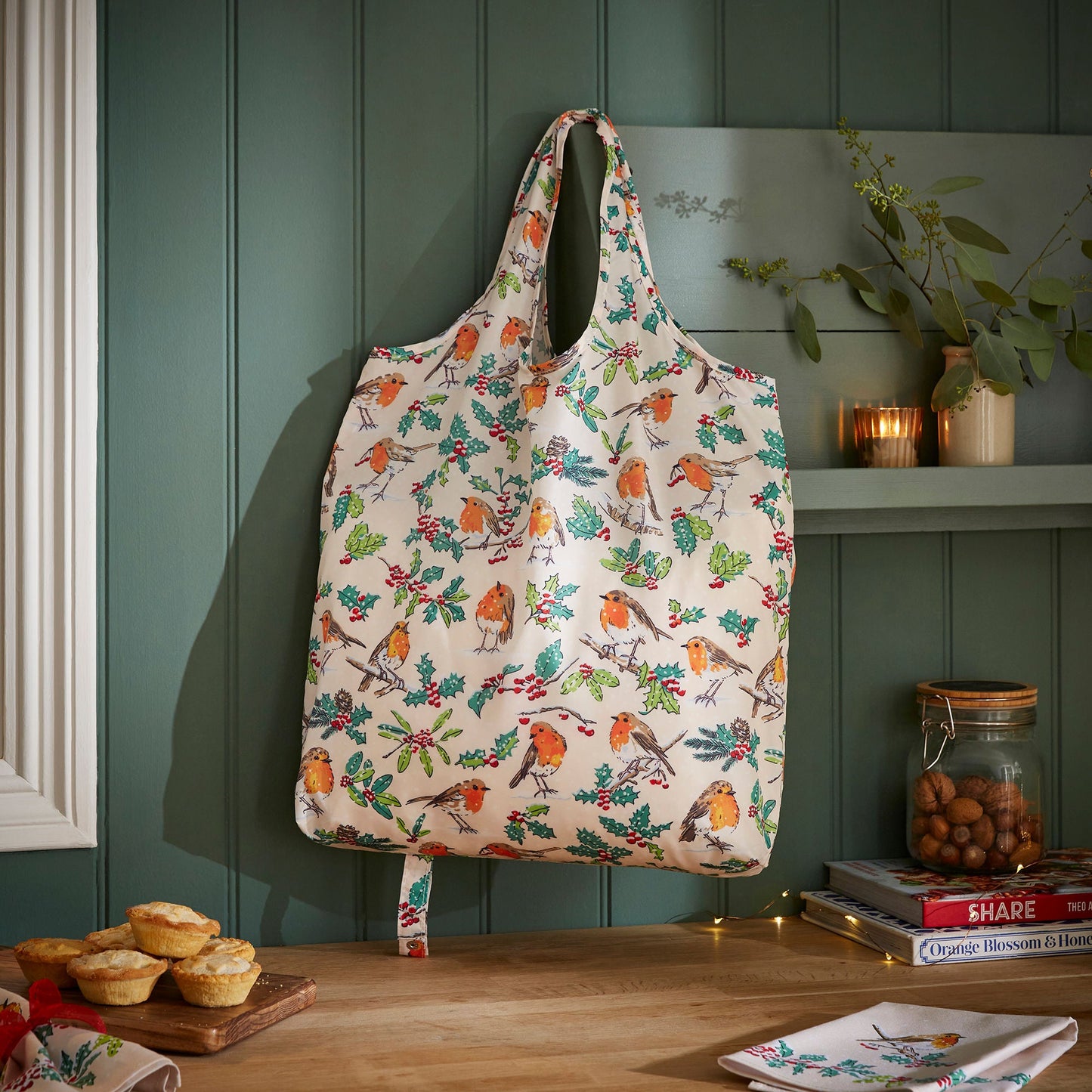 Christmas Robins Foldable Tote Bag Medium in Green