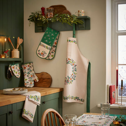 Christmas Robins Microwave Mitts Pair in Green
