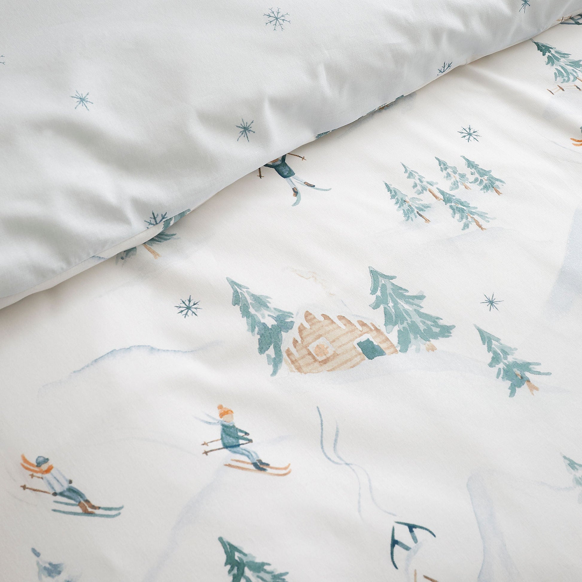 Ski Village Christmas Duvet Cover Set in Natural - Duvet Cover Set - D & D
