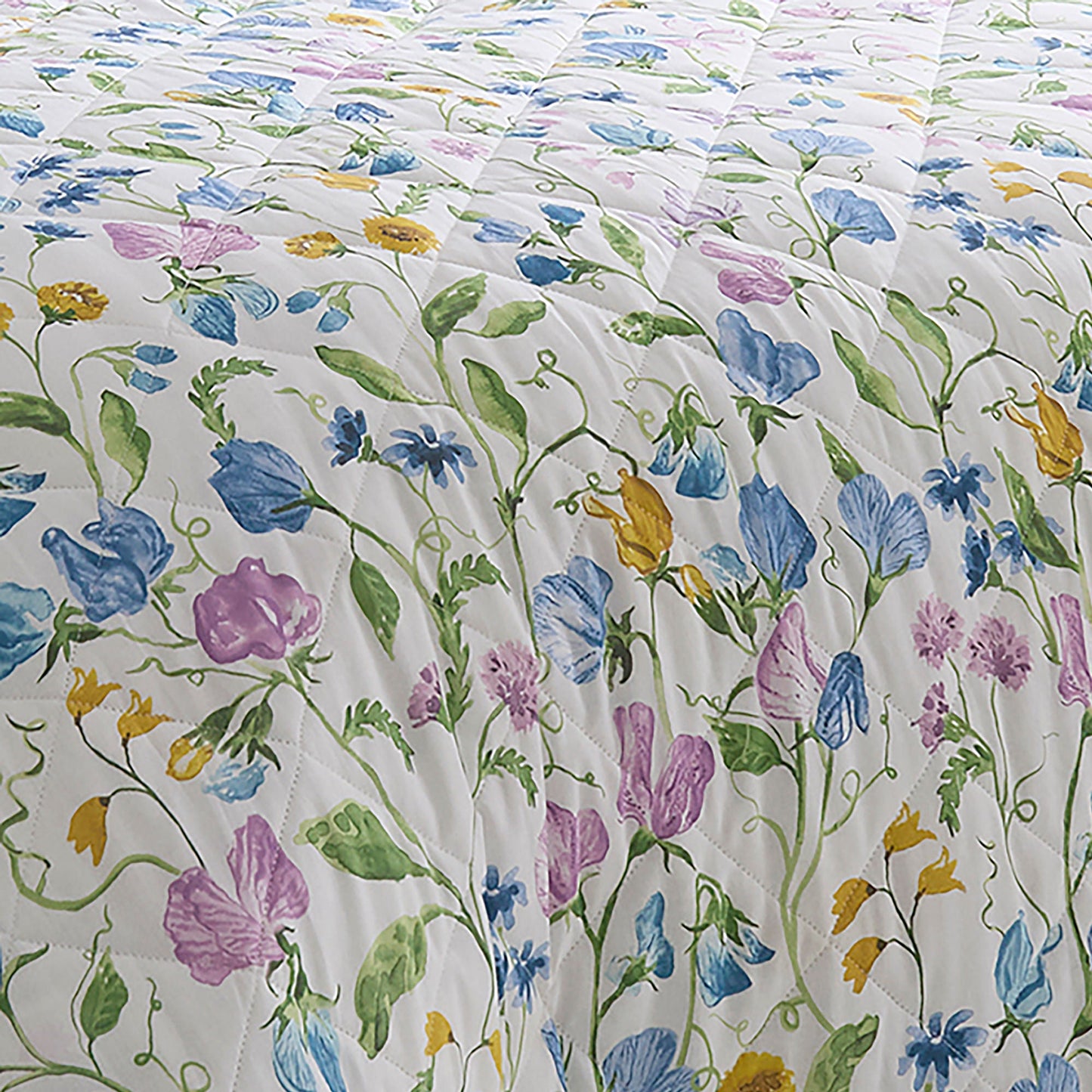 Sweetpea Floral Bedspread in Lilac 200cm x 200cm