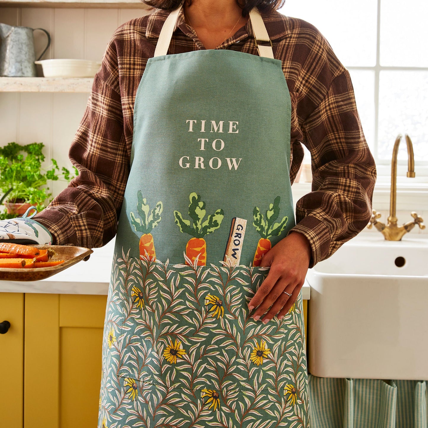 Time to Grow Cotton Apron in Green