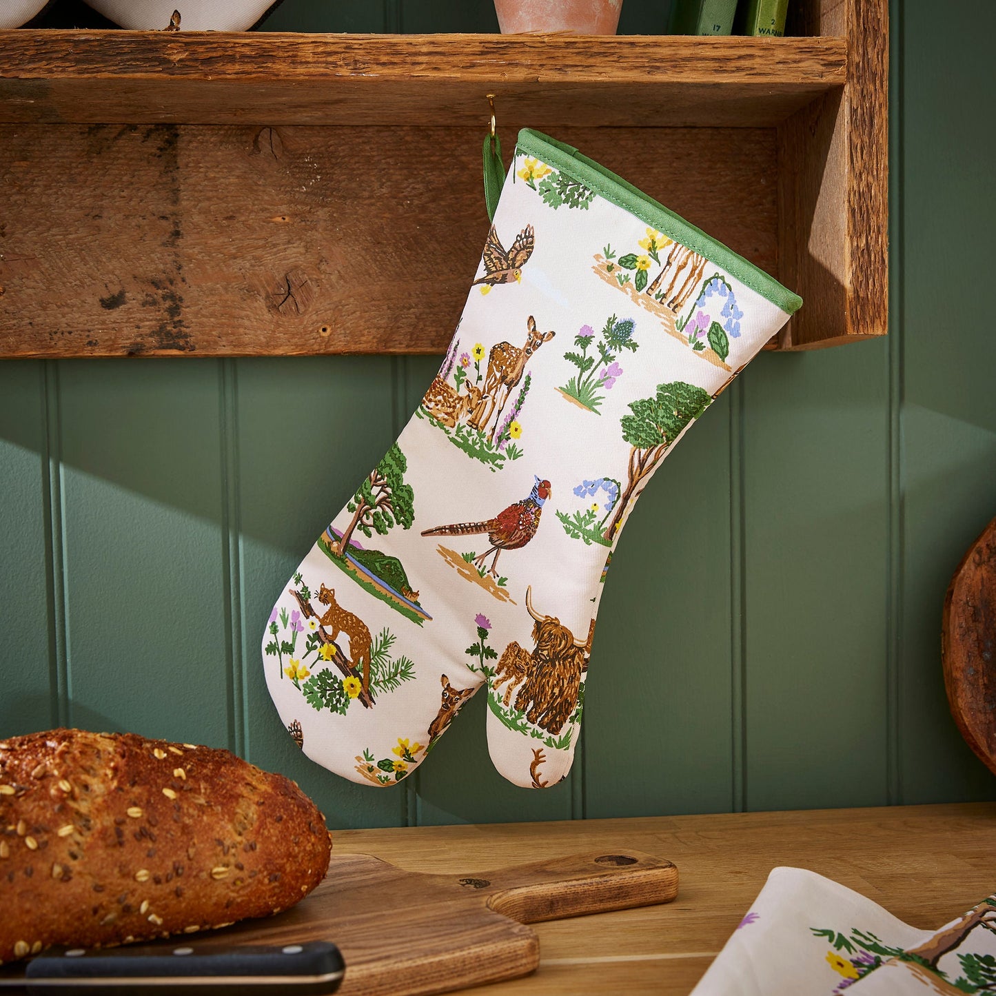 Thistlewood Gauntlet Oven Glove in Green