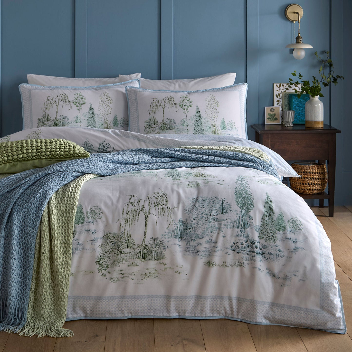 Willow Tree Scene Duvet Cover Set in Blue