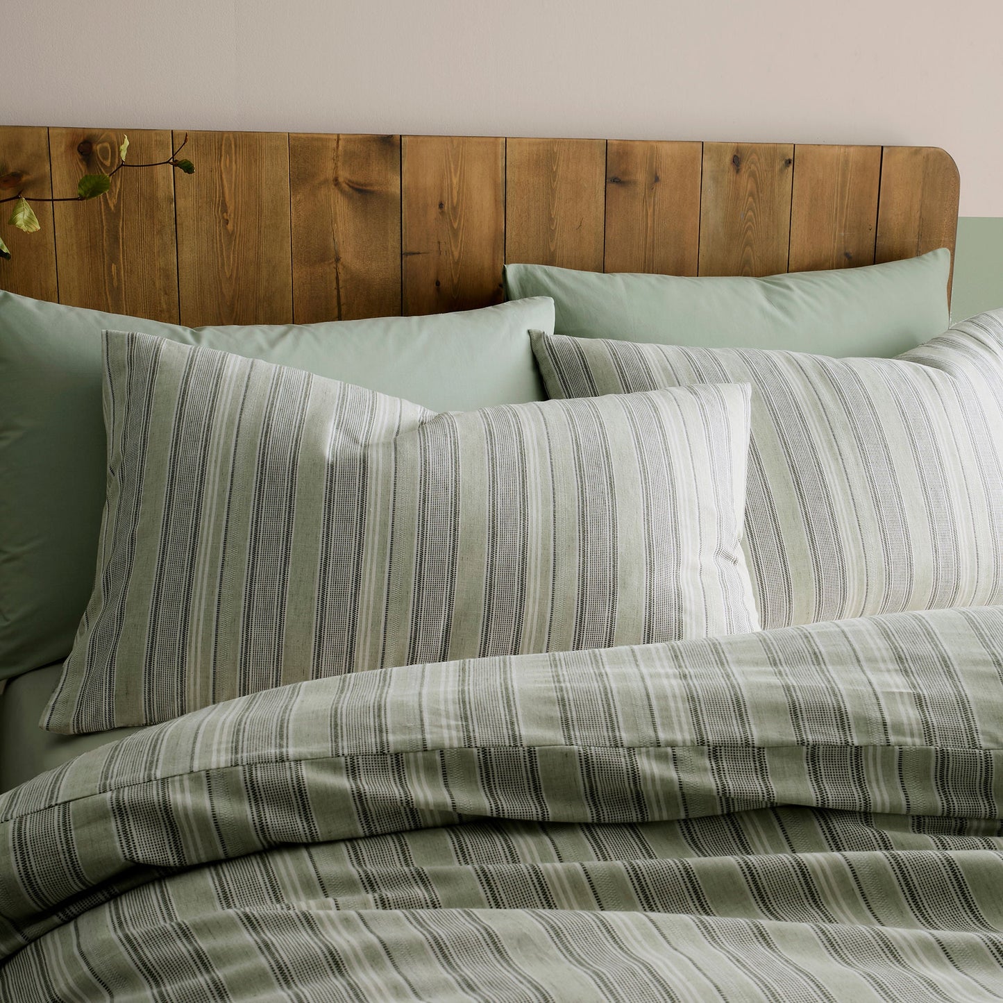 Yarn Dyed Woven Wide Stripe Duvet Cover Set in Green