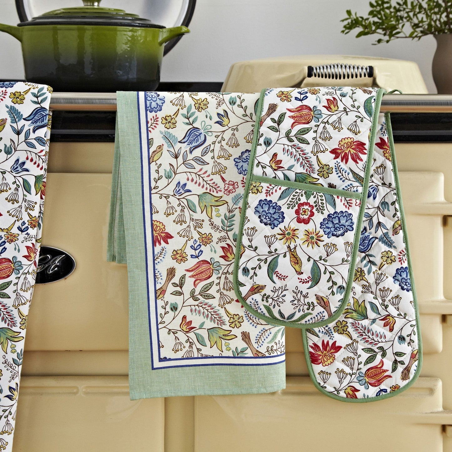 Ulster Weavers Cotton Tea Towel - Arts & Crafts (100% Cotton, Green) - Tea Towel - Ulster Weavers