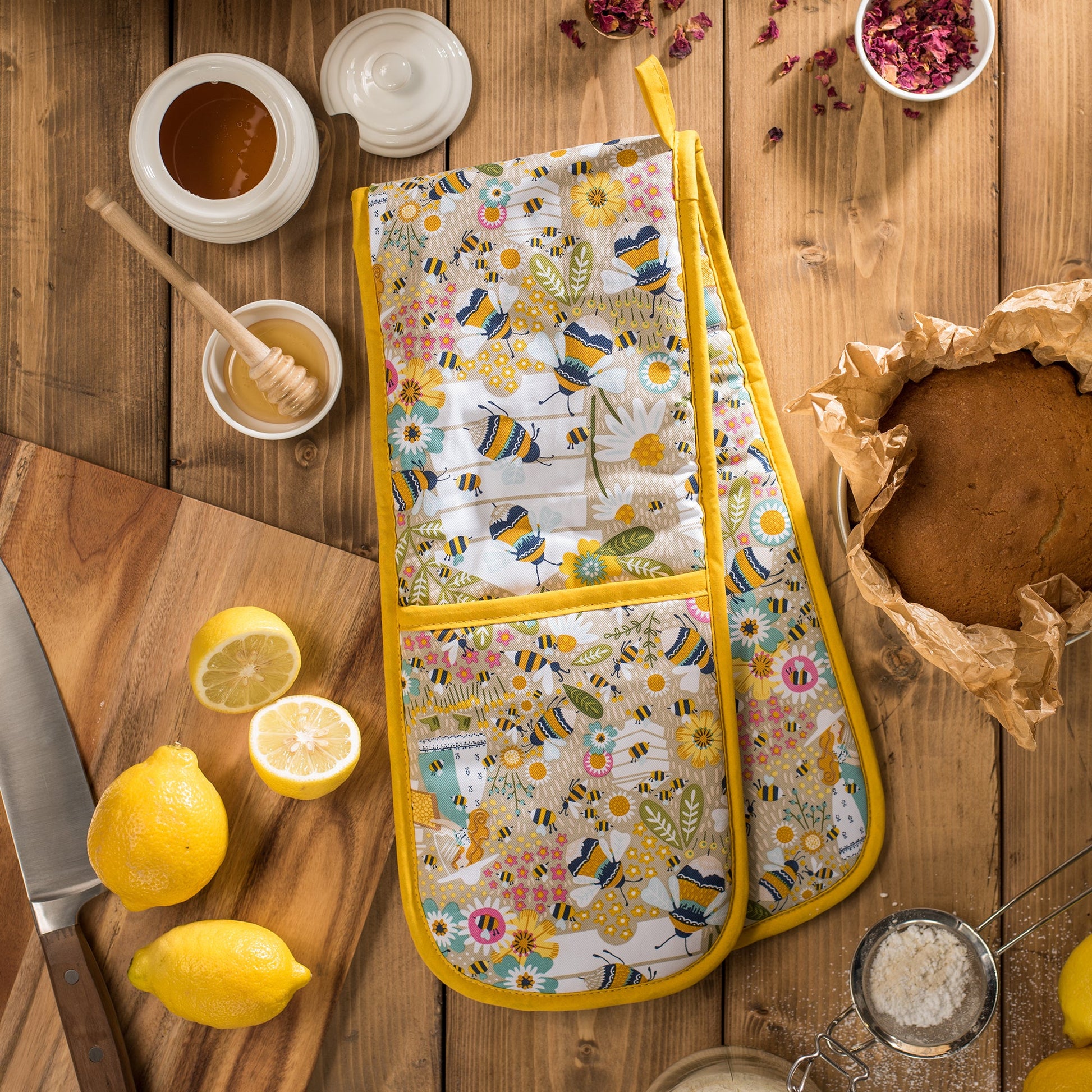 Ulster Weavers Double Oven Glove - Bee Keeper (100% Cotton Outer; 100% Polyester wadding; CE marked, Yellow) - Double Oven Glove - Ulster Weavers