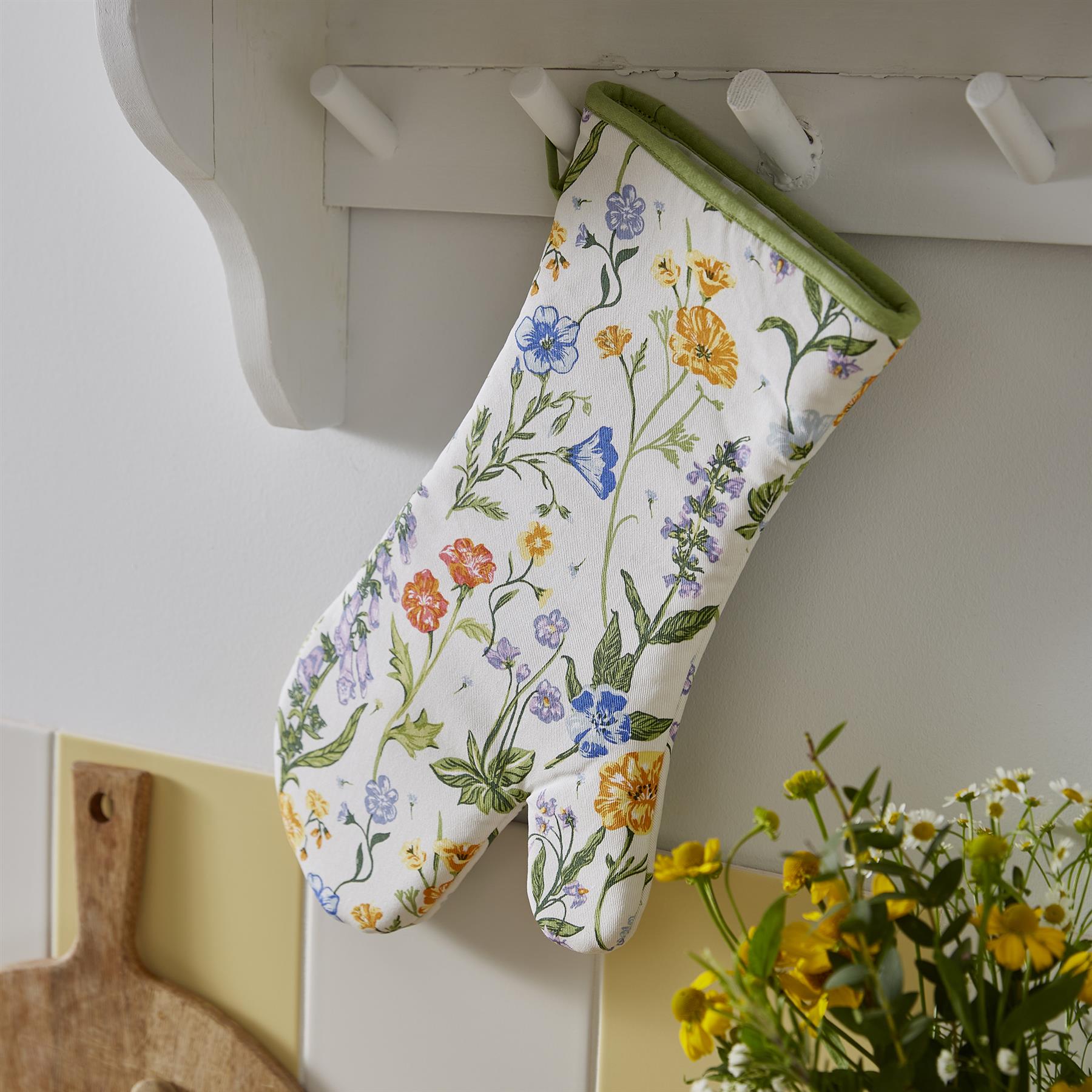 Ulster Weavers Cottage Garden Gauntlet Oven Glove One Size in Multi - Gauntlet Oven Glove - Ulster Weavers